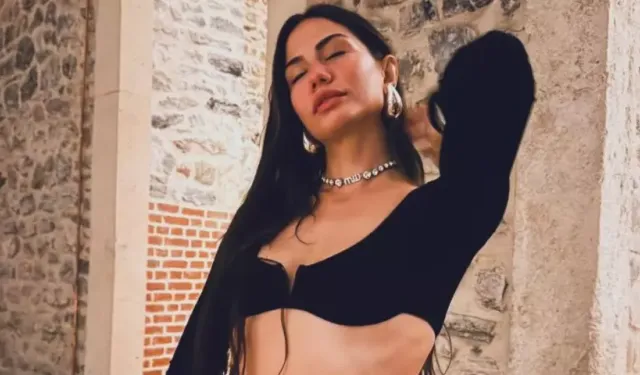 Eşref Rüya'nın Nisan'ı Demet Özdemir sosyal medyayı salladı!