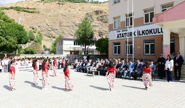 Van’da İlköğretim Haftası coşkuyla kutlandı