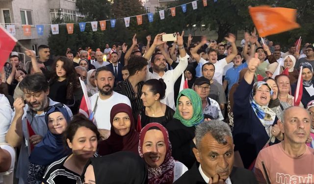 AK Parti Avcılar'da yeni ilçe binasını açtı