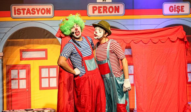 Van'da sanatsal etkinliklere devam: Çocuklar tiyatro ile buluştu!