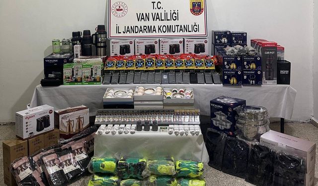 Van’da kaçakçılık operasyonu: Milyonluk malzeme ele geçirildi