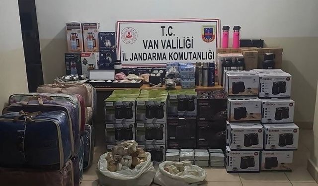 Van’da yüzbinlerce lira değerinde gümrük kaçağı malzeme ele geçirildi