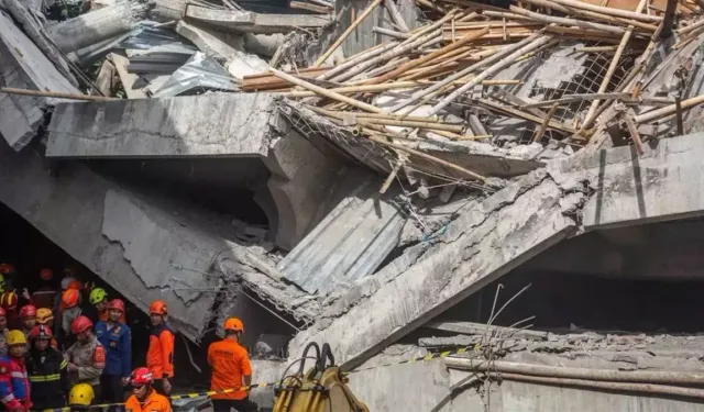 Okul binasının çökmesi sonucu hayatını kaybedenlerin sayısı 37'ye yükseldi