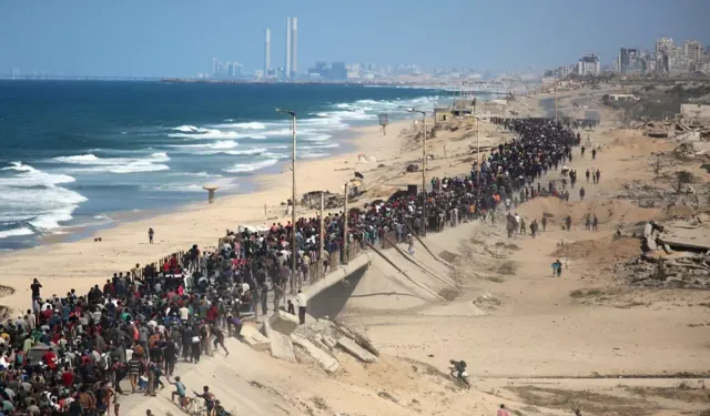 İsrail'in çekilmesi sonrası Gazzeliler evlerine dönmeye başladı