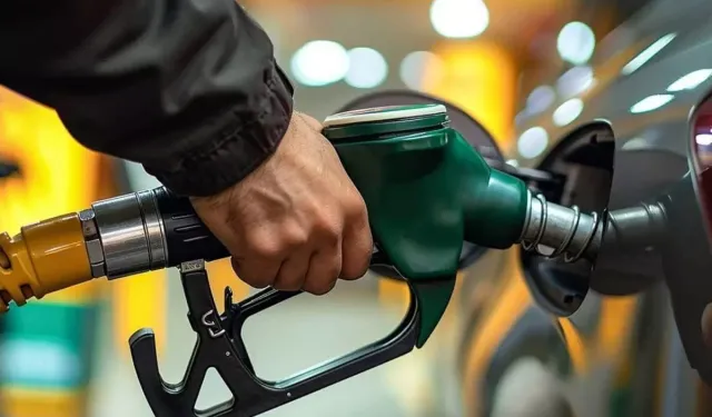 Akaryakıta çifte indirim geldi, benzin ve motorin fiyatları değişti!