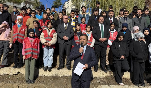 Hakkari'de Türkiye ve Gazze'deki şehitler anısına fidan dikildi