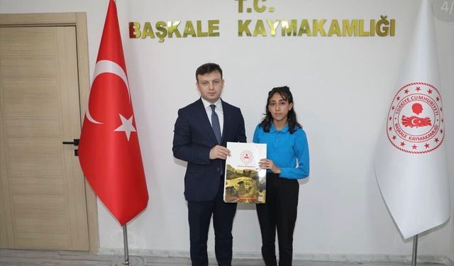 Başkale’de en çok kitap okuyan öğrenciler ödüllendirildi!