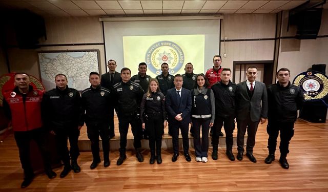 Ağrı Emniyet Müdürü Önder’den çevik kuvvete başarı belgesi