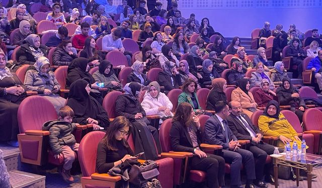 Erzurum’da "Kadına yönelik şiddetin izleri" paneli düzenlendi