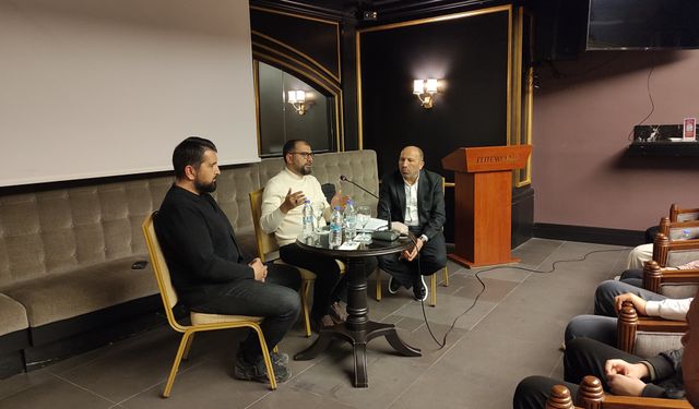 Van’da İbrahim Altay ve Mustafa Akar söyleşisi yoğun ilgi gördü