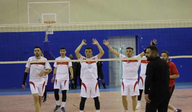 Sarıkamış’ta voleybol turnuvası heyecanı
