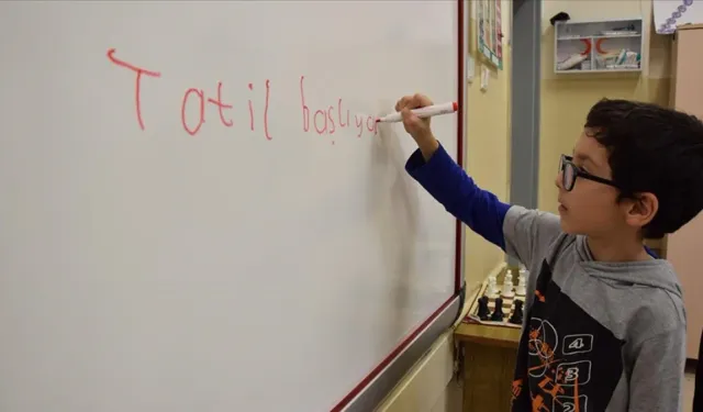 Ara tatiller kaldırılacak mı? Bakan Yusuf Tekin'den çok konuşulacak çıkış!