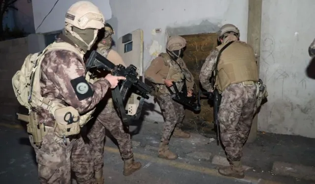 Van merkezli 41 ilde silah kaçakçılığı operasyonu: Binlerce silah ele geçirildi!