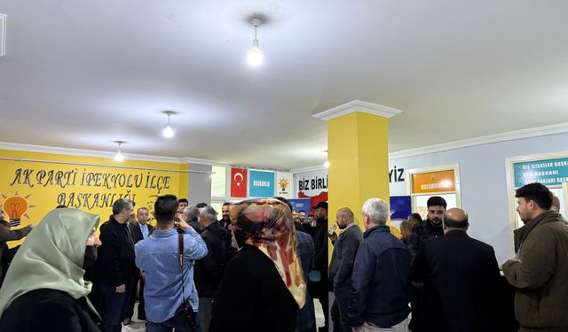 Van İpekyolu İlçe Başkanlığı’nın yeni hizmet binası yoğun katılımla açıldı