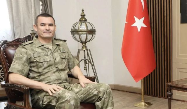 Makam aracıyla insan kaçakçılığı yapan eski generalin cezası belli oldu