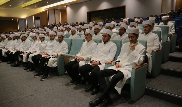 Van'da "3. Dönem Aday Din Görevlileri Mesleki Eğitimi Mezuniyet Töreni" düzenlendi