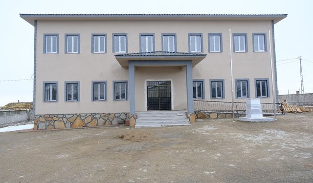 Ağrı'da köy öğrencileri için modern okul yapıldı