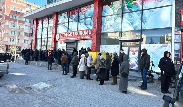 Hayvancılığın başkenti Van’da ucuz et kuyruğu!