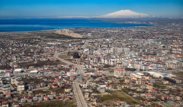 Van’daki deprem neyin habercisi? Uzmanlardan peş peşe açıklamalar geldi