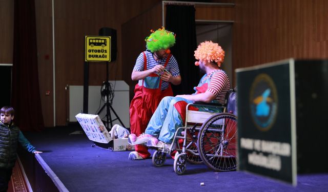 İpekyolu’nda Dünya Engelliler Günü’nde tiyatro gösterimi