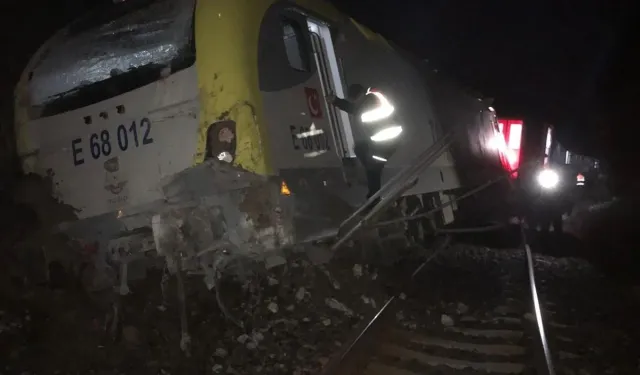 Heyelan faciası: Tren vagonu raydan çıktı!