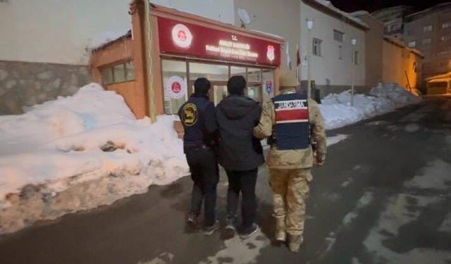Hakkari’de 22 yıl 4 ay hapis cezası bulunan firarı yakalandı