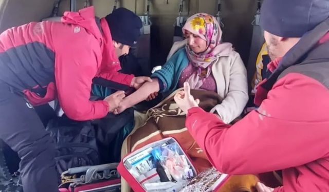 Van’da hamile kadın helikopterle hastaneye ulaştırıldı!