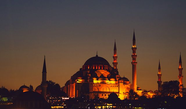 Van’da bugün iftar saati kaçta? İşte 22 Şubat 2026 Van iftar vakti