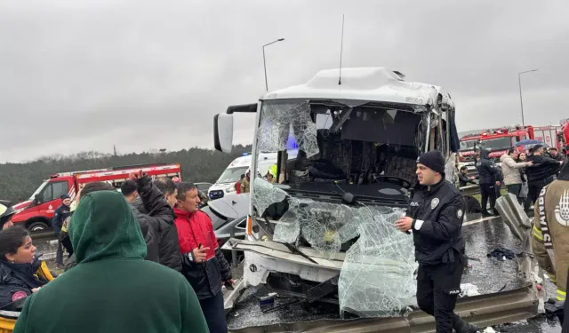 İstanbul'da zincirleme kaza: Şehit polis hayata döndü, 4'ü ağır 30 yaralı!