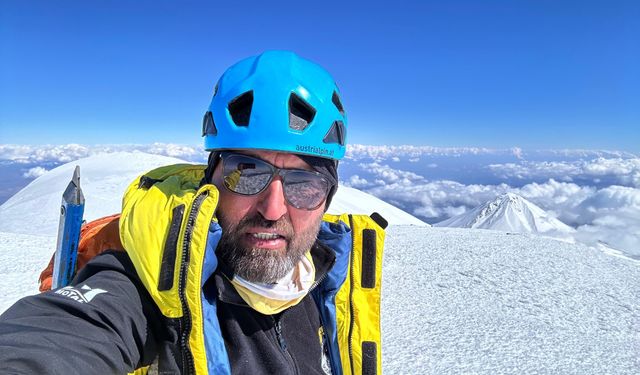 Vanlı dağcı, Ağrı Dağı zirvesine tek başına tırmandı