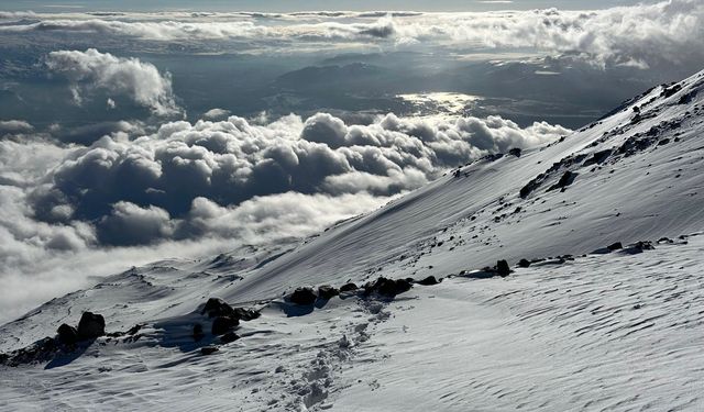 Vanlı dağcıdan ilk solo zirvesi!