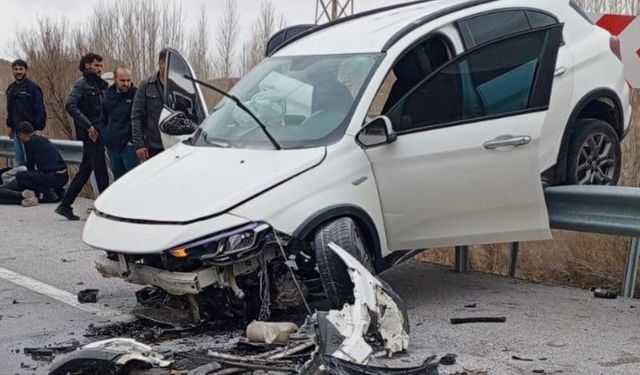 Van’da kontrolden çıkan otomobil bariyerde asılı kaldı: 4 kişi yaralı!