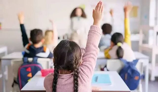 Ara tatil bitti: Öğrenciler yarın dersbaşı yapıyor!