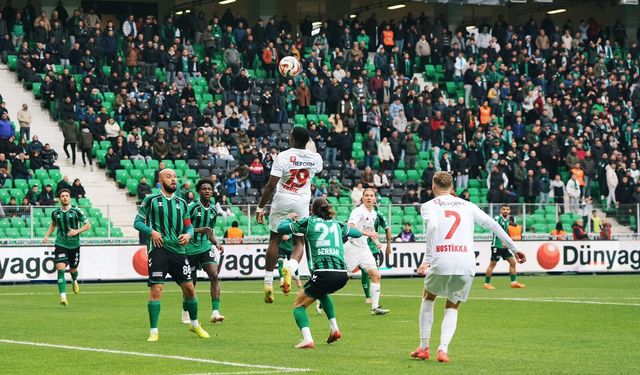 Sakaryaspor mağlubiyeti sonrası Ivan Cedric’ten flaş açıklama!