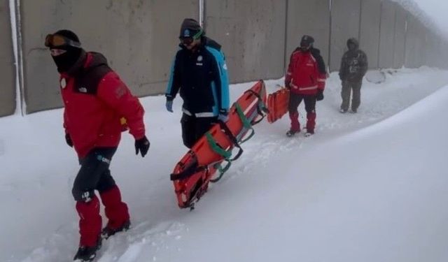 Van’da hipotermi geçiren göçmenler kurtarıldı!
