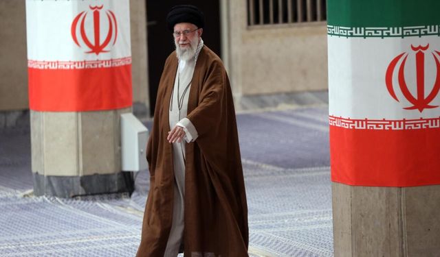 Hamaney'in kızı, damadı, torunu ve gelini hayatını kaybetti!