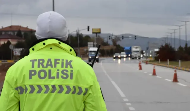 Sakın buraya takmayın! Trafikte yeni dönem: Hem para cezası hem men kararı!