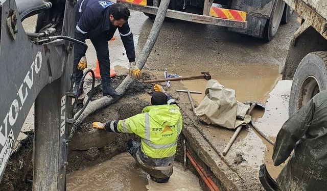 Van’da ana şebeke içme suyu hattındaki arıza giderildi
