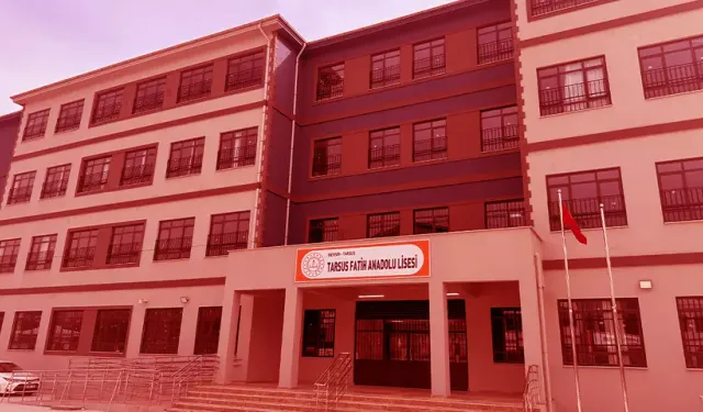 Urfa ve Maraş'ın ardından bir ilde daha saldırı faciasının eşiğinden dönüldü: Öğrenci okulda silahla yakalandı!