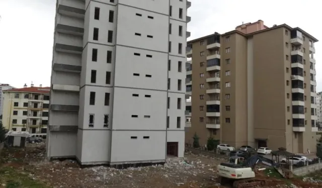 İnşaattan düşen stajyer öğrenci hayatını kaybetti!