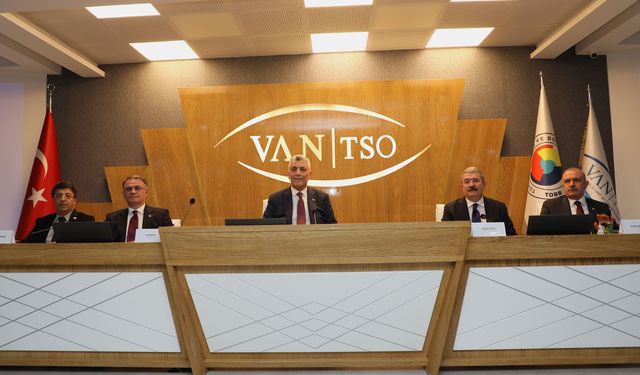 Bakan Bolat Van’dan müjde ile ayrıldı: Van’a 100 milyon TL’lik destek geliyor!