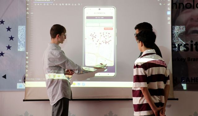 Türkiye Vanlı liseli gençlerin büyük başarısını konuşuyor!