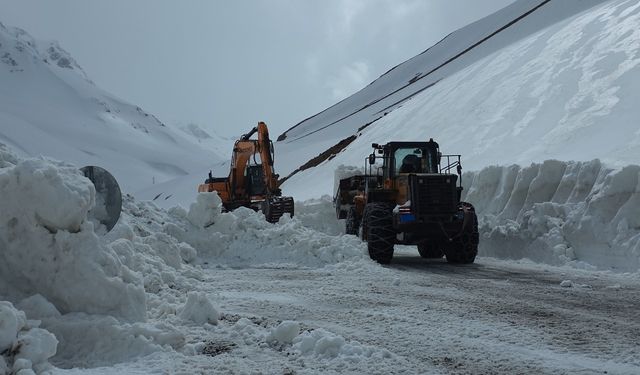 Van’da 3,5 ay sonra ilk kazma vuruldu!