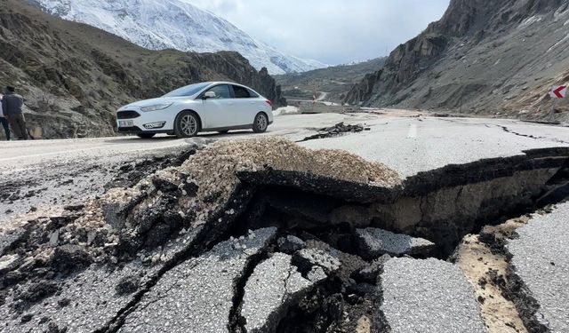 Ulaşıma kapatılan Van-Hakkari karayolu için yeni karar!