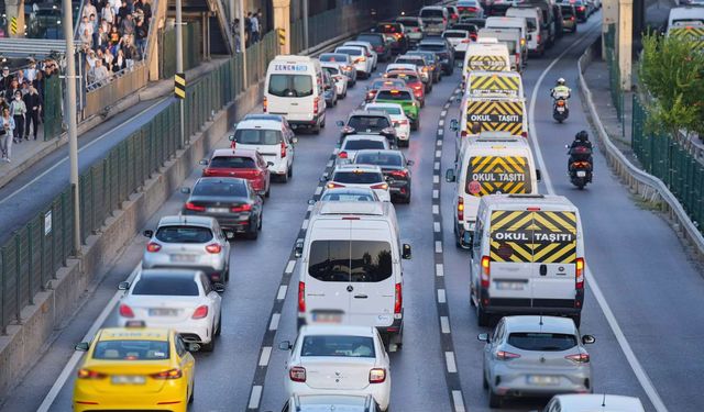 Bu gece yarısı motorine 2 lira 33 kuruş indirim geliyor!