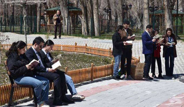 Van'a Kütüphane Haftasında anlamlı mesaj!