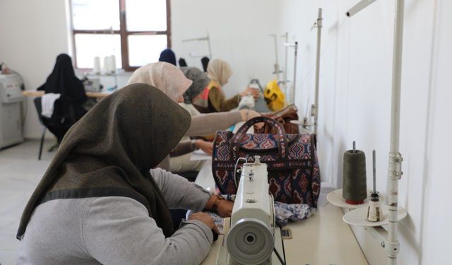 Vanlı kadınların talebi karşılık buldu: Dikiş atölyesi açıldı!