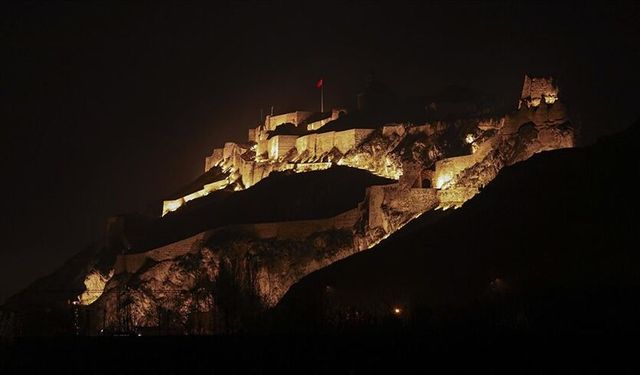 Skandal! Van’ın tarihini karanlığa gömdüler