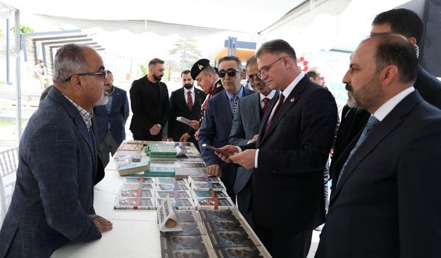 Van’da kitap fuarı açıldı: Kitapseverler bu fuarda buluştu!