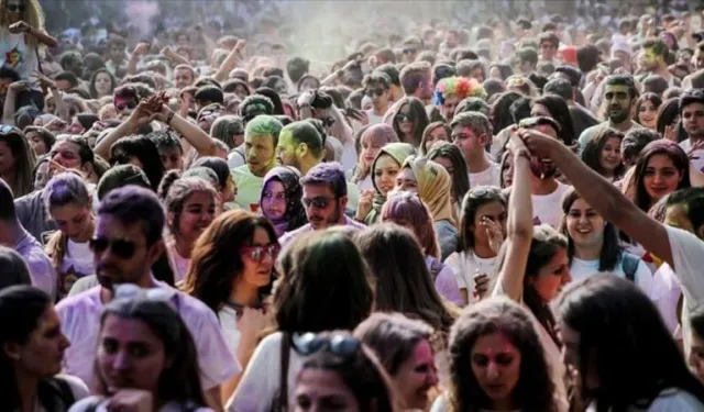 Türkiye nüfusunun yüzde 14,8'ini genç nüfus oluşturdu